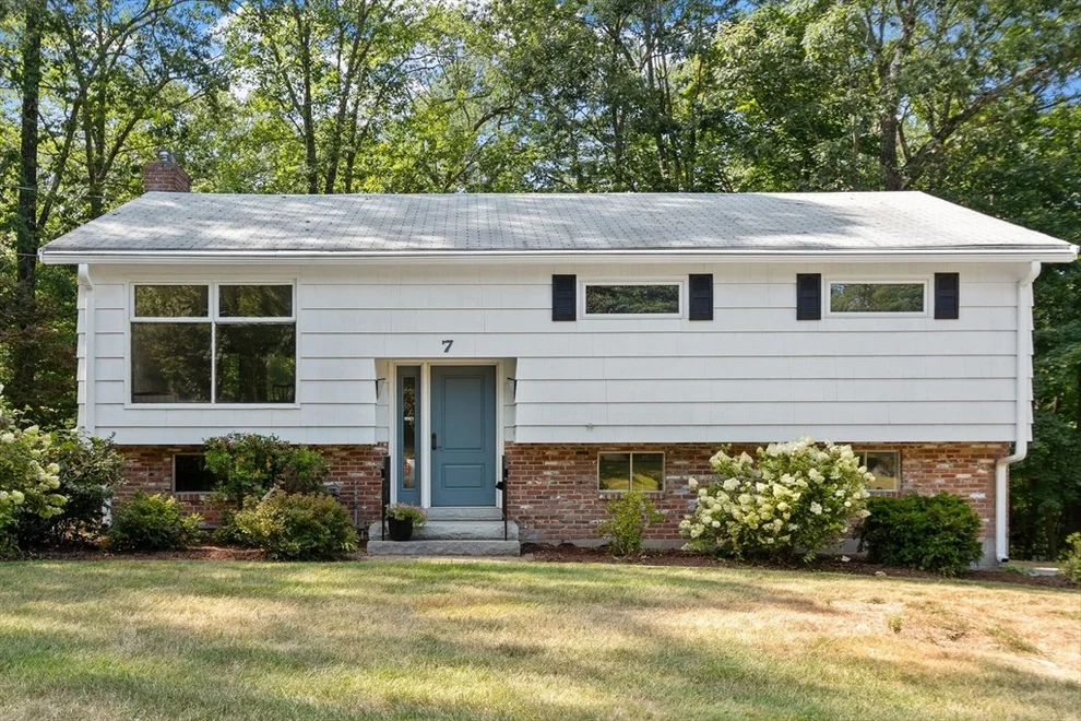 Unit for sale at 7 Pilgrim Rd, Chelmsford, MA 01824