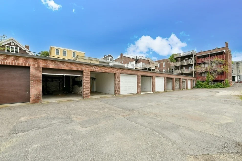 Unit for sale at 404-R K St, Boston, MA 02127