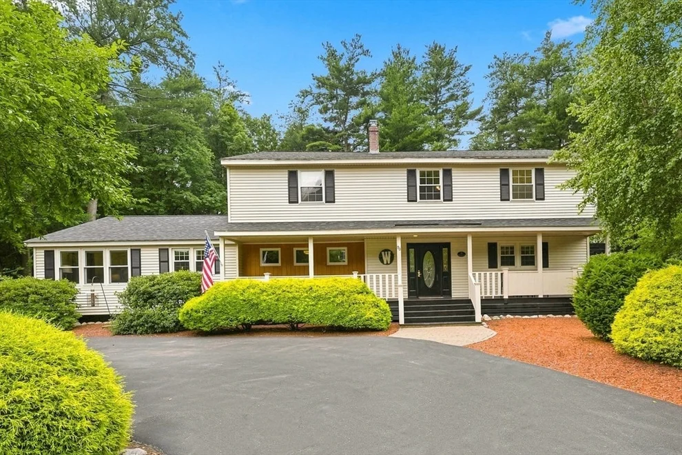 Unit for sale at 90 Rounsevell Rd, Tewksbury, MA 01876