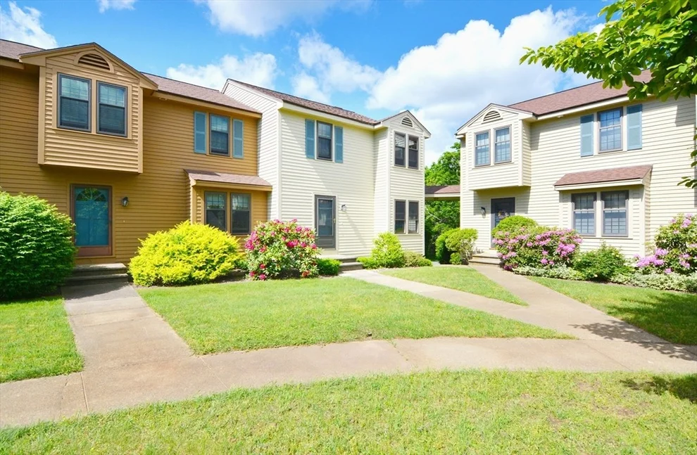 Unit for sale at 92 Apache Way, Tewksbury, MA 01876