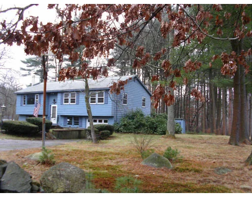 Unit for sale at 4 Ranlett Ln, Billerica, MA 01821
