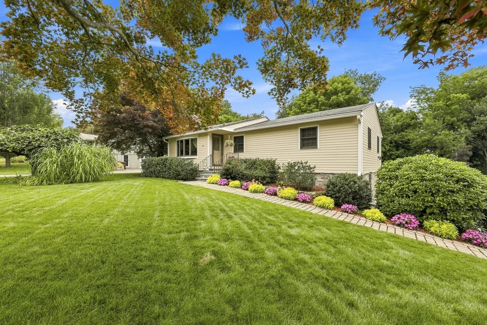 Unit for sale at 21 Old Meetinghouse Rd, Auburn, MA 01501