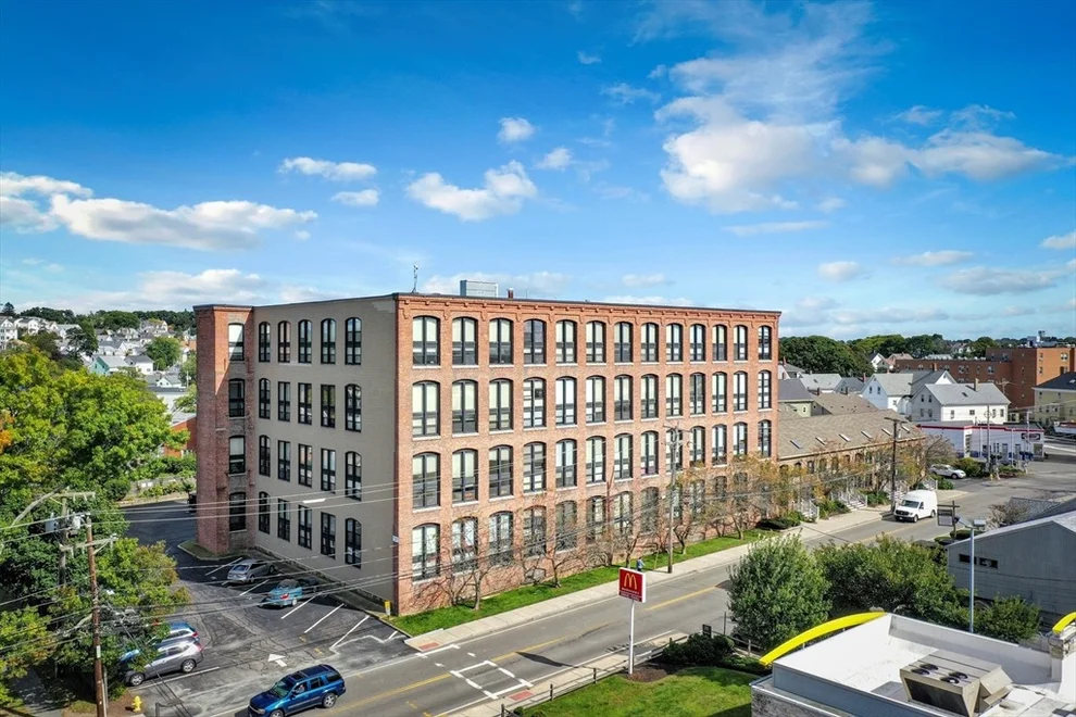 Unit for sale at 33 Maplewood Ave, Gloucester, MA 01930