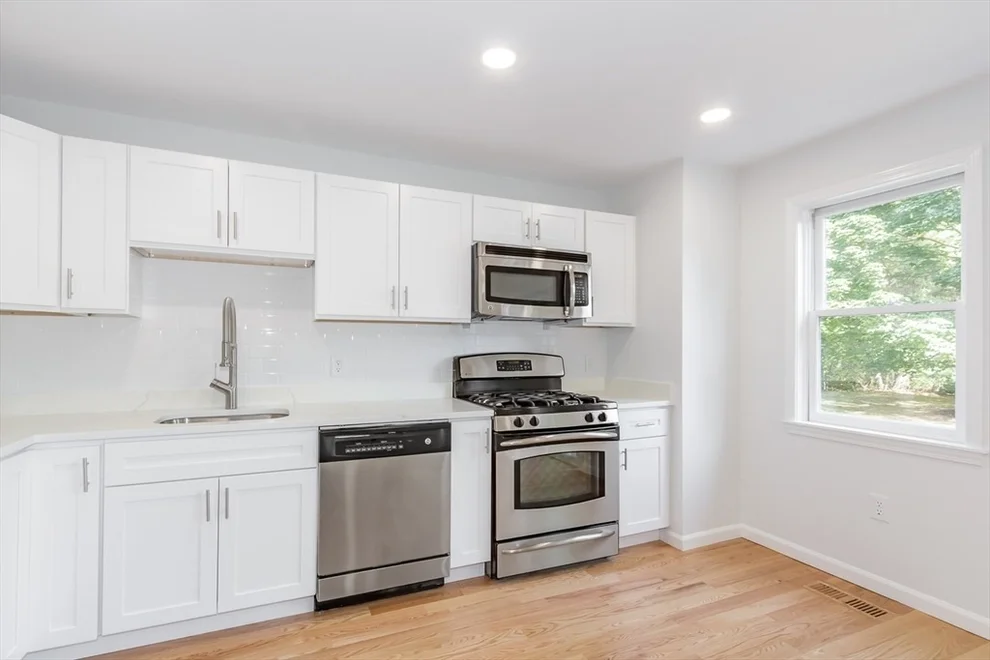 Unit for sale at 95 Tennis Plaza Rd, Dracut, MA 01826