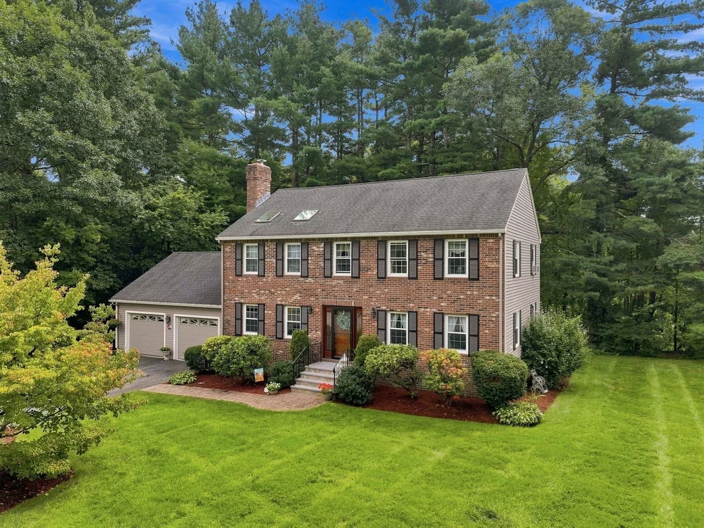 Unit for sale at 7 Doucette Dr, Marlborough, MA 01752