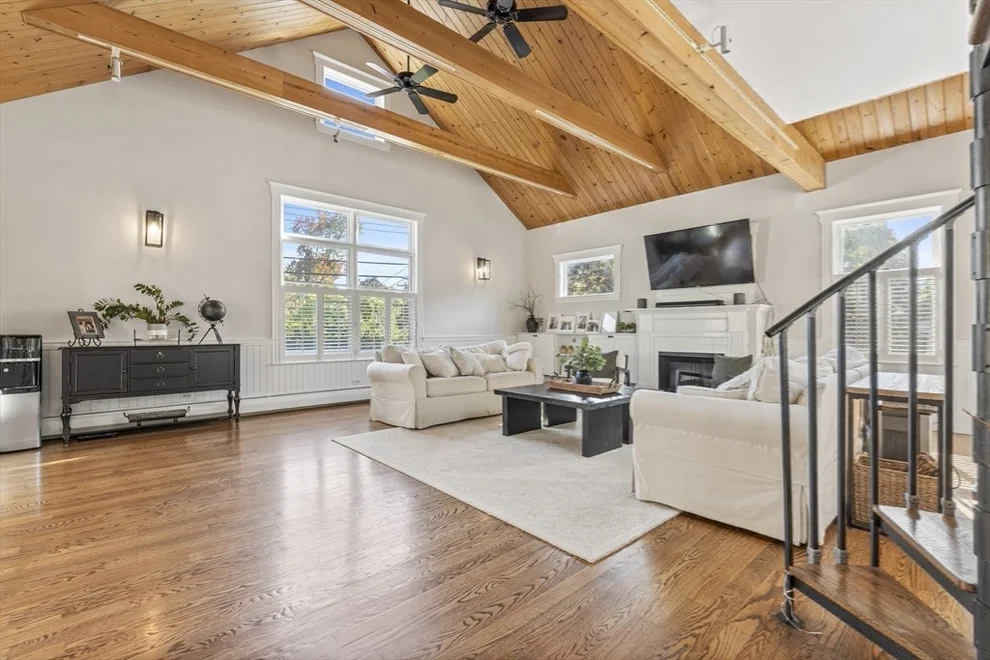Unit for sale at 11 Crowley Rd, Burlington, MA 01803