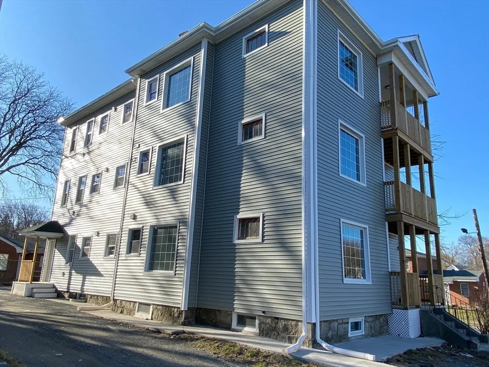 Unit for sale at 86 Houghton St, Worcester, MA 01604