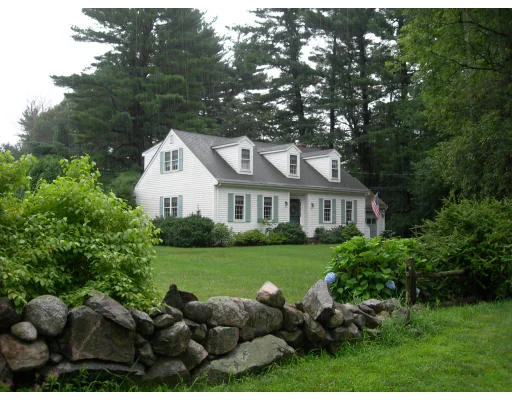 Unit for sale at 559 Pearl St, Reading, MA 01867