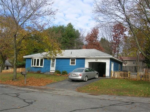 Unit for sale at 7 Lincoln St, Clinton, MA 01510
