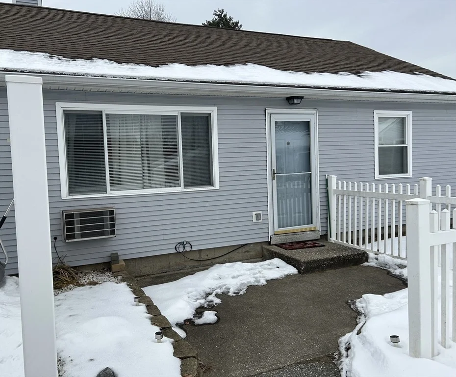 Unit for sale at 1066 James St, Chicopee, MA 01022