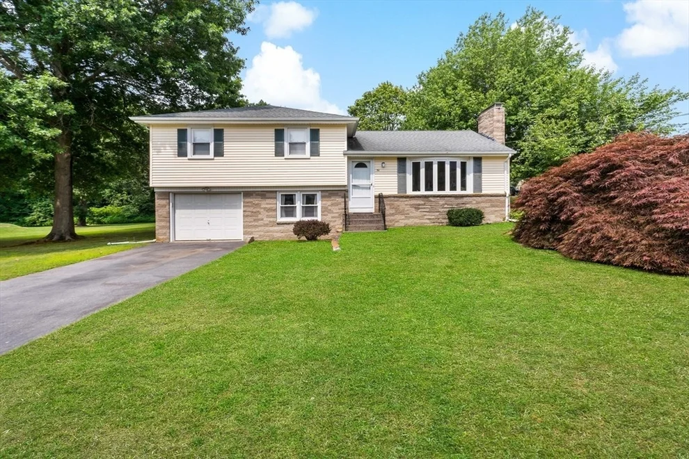 Unit for sale at 30 Rosemarie Dr, Seekonk, MA 02771