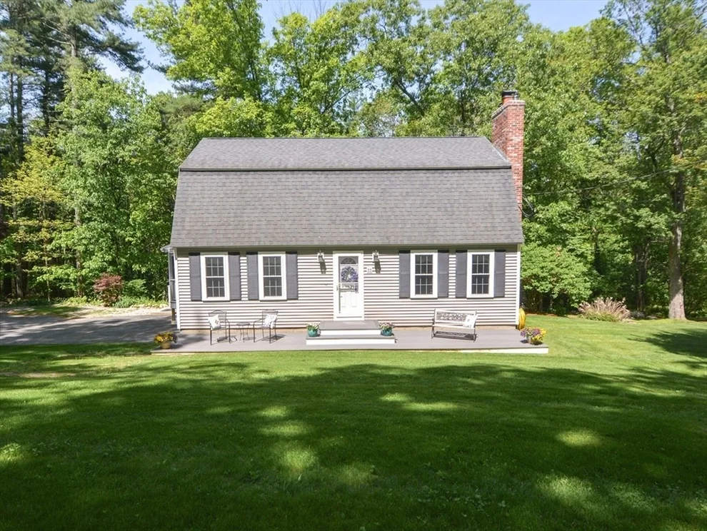 Unit for sale at 33 Rockmeadow Rd Ext, Uxbridge, MA 01569