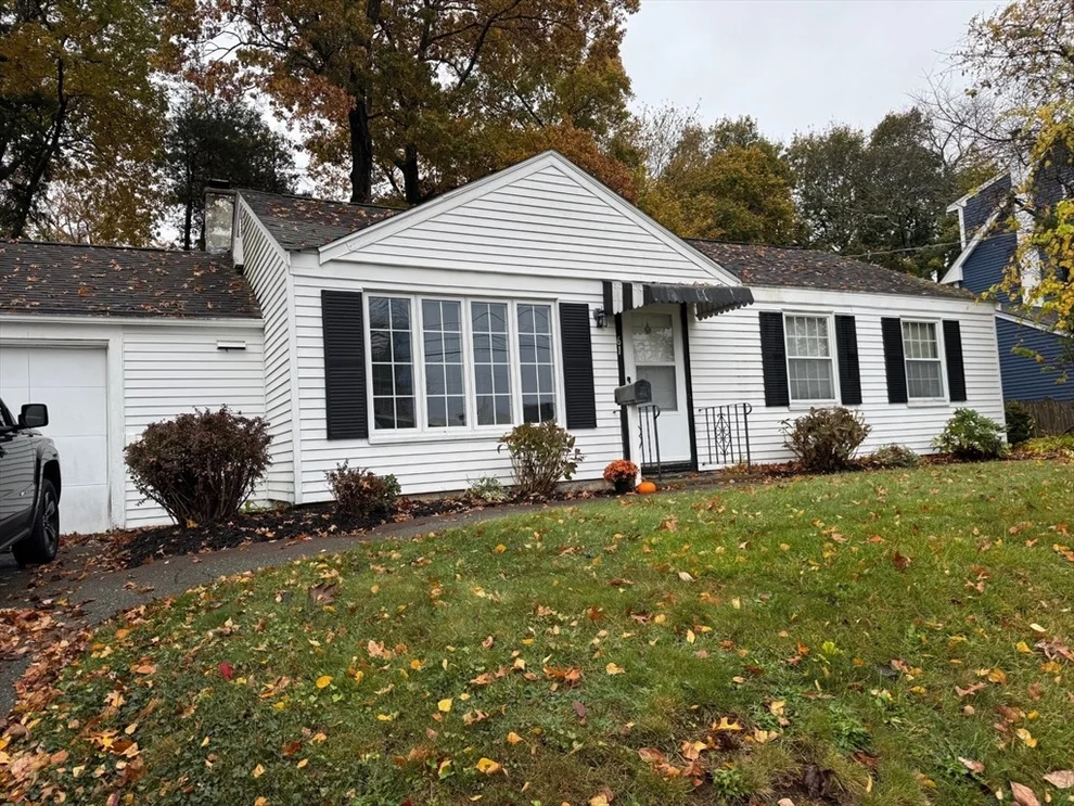 Unit for sale at 61 Woodside Ave, Braintree, MA 02184