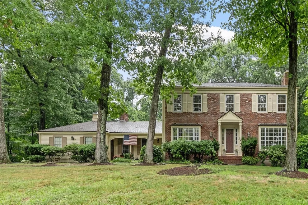 Unit for sale at 19 Huntingdon Rd., Lynnfield, MA 01940
