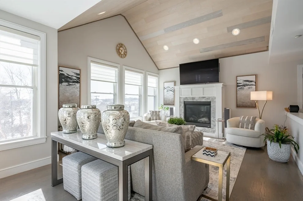 Unit for sale at 78 Thatcher Rd, Gloucester, MA 01930