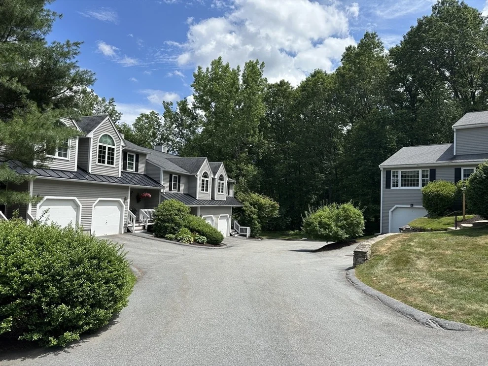 Unit for sale at 1904 Oakwood St Ext, Holden, MA 01520
