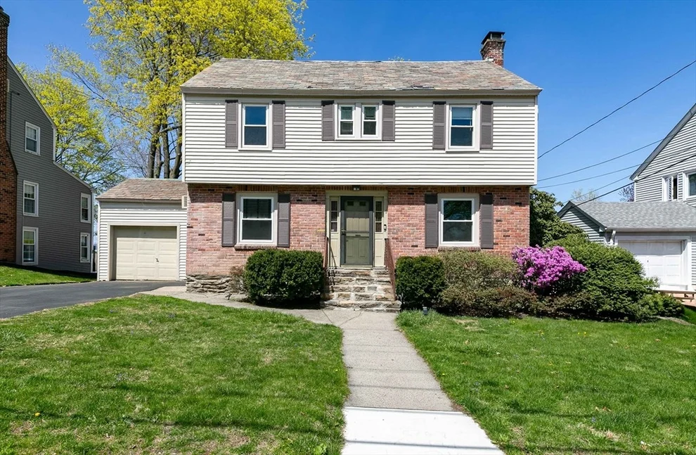 Unit for sale at 6 Zenith Dr, Worcester, MA 01602