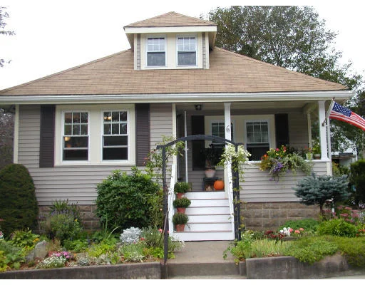 Unit for sale at 6 Opal Ave, Beverly, MA 01915