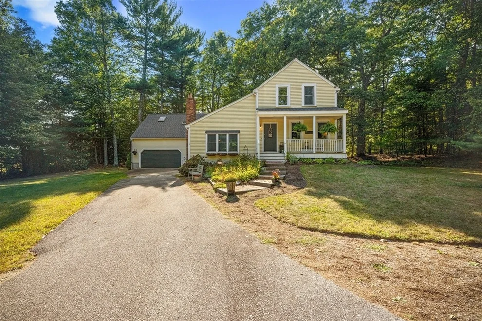 Unit for sale at 80 Pine St, Duxbury, MA 02332