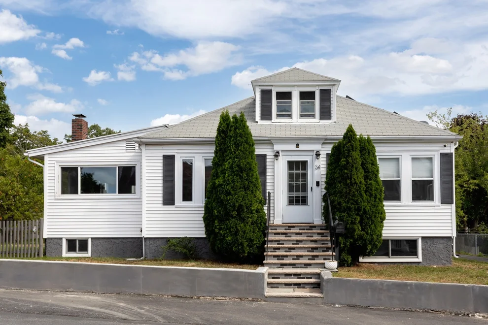 Unit for sale at 34 Farrington Ave, Dedham, MA 02026