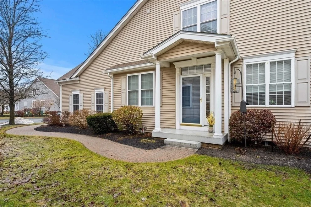 Unit for sale at 3 Larkspur Cir, Georgetown, MA 01833