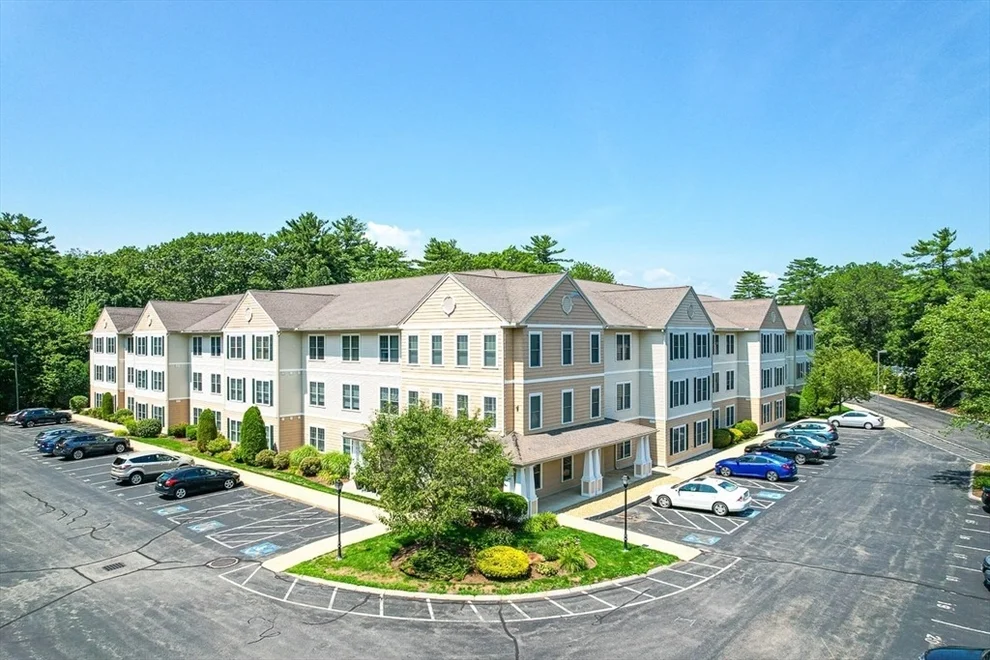 Unit for sale at 135 Beach Rd, Salisbury, MA 01952