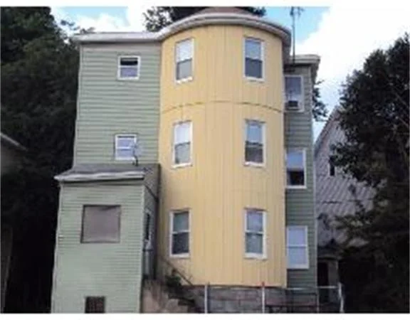 Unit for sale at 13 Winthrop Street, Worcester, MA 01604