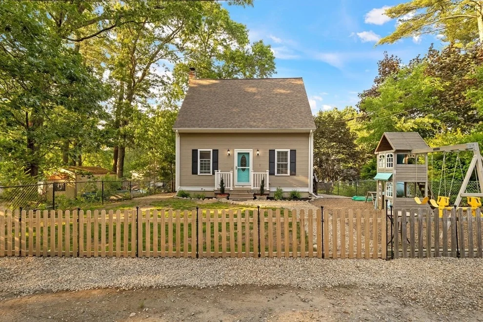 Unit for sale at 1 Pleasant Ter, Middleboro, MA 02346