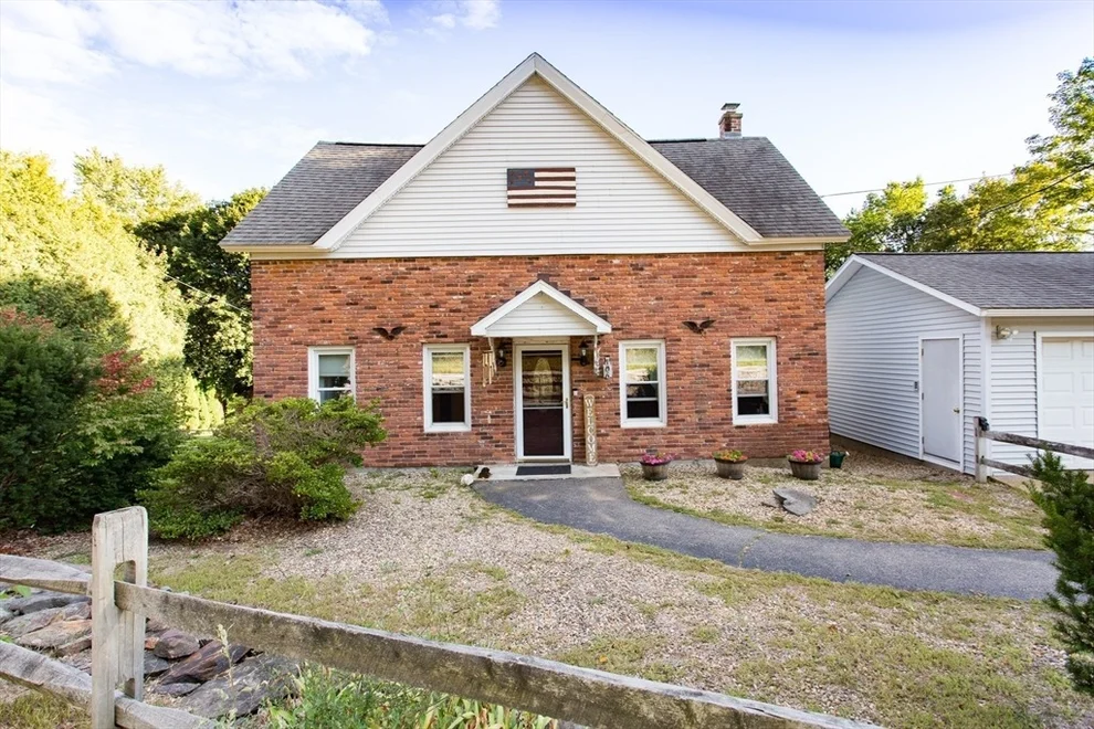 Unit for sale at 106 Church Street, Hardwick, MA 01031