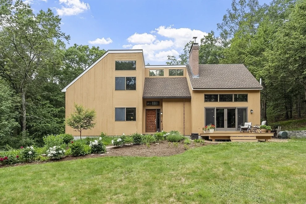 Unit for sale at 29 Oak Knoll Road, Carlisle, MA 01741