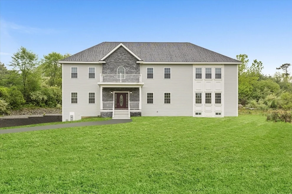Unit for sale at 72 Huguenot Rd, Oxford, MA 01540