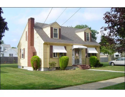 Unit for sale at 63 Ohio St, New Bedford, MA 02745