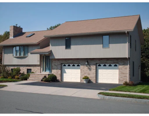 Unit for sale at 20 Dapper Darby Drive, Stoneham, MA 02180