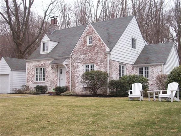 Unit for sale at 27 Standish Rd, Wellesley, MA 02481