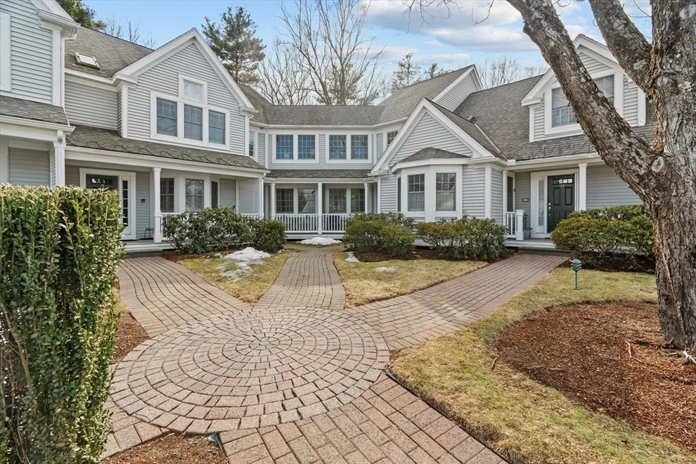 Unit for sale at 11 Highcroft Way, Hopkinton, MA 01748