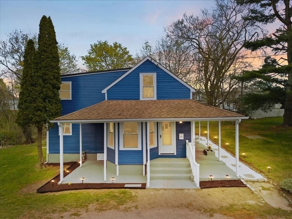 Unit for sale at 193 Linden St, Swansea, MA 02777