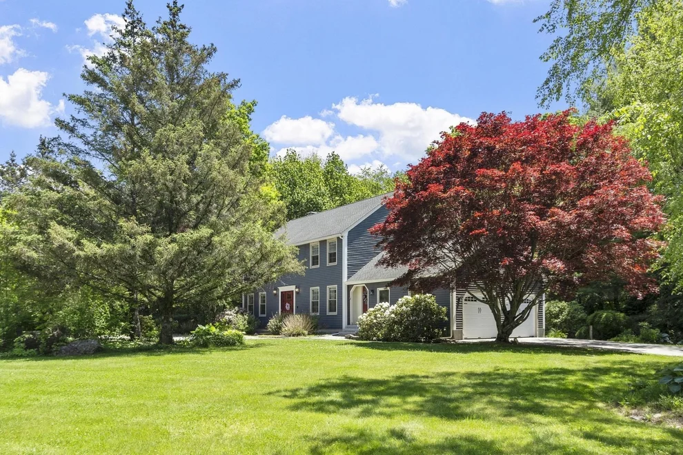 Unit for sale at 22 Ponnakin Hill Rd, Charlton, MA 01507