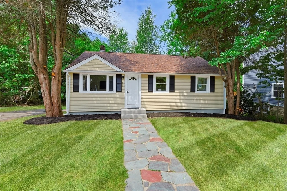 Unit for sale at 1435 Washington St, Braintree, MA 02184