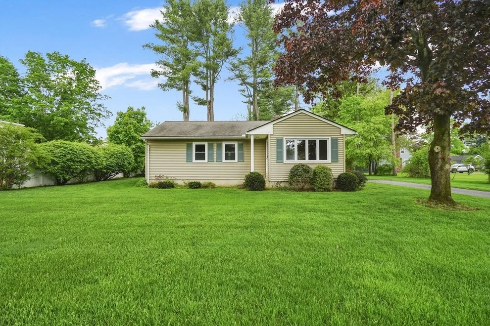 Unit for sale at 95 Old Lane Rd, Springfield, MA 01129