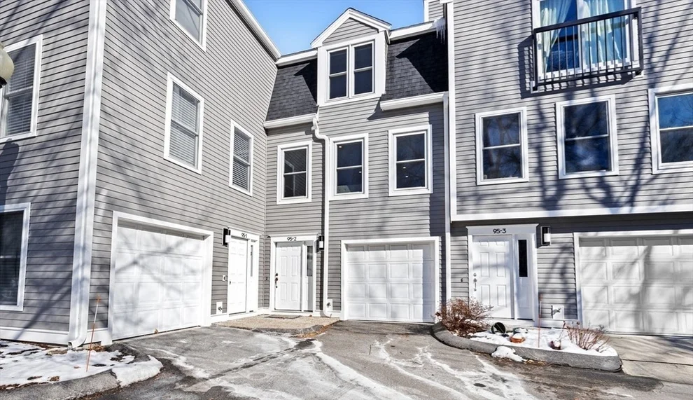 Unit for sale at 95 Anderer Ln, Boston, MA 02132