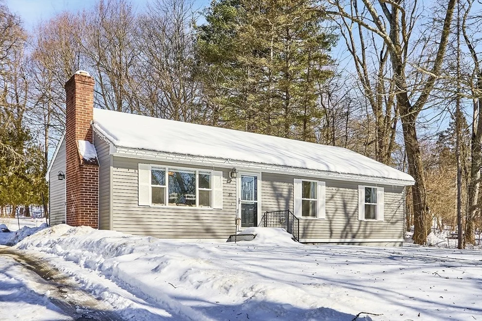 Unit for sale at 37 Graham St, Lunenburg, MA 01462