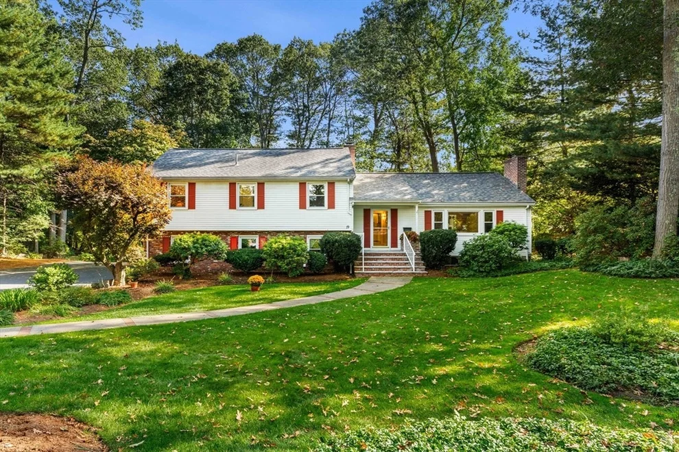 Unit for sale at 19 Smithshire Estates, Andover, MA 01810