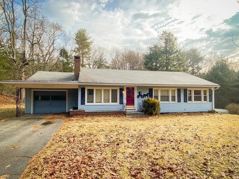 Unit for sale at 78 Franklin St, Douglas, MA 01516
