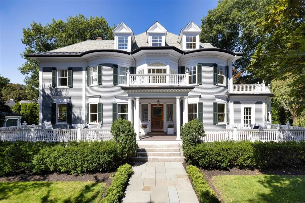 Unit for sale at 59 Hyde Ave, Newton, MA 02458