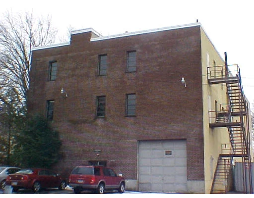 Unit for sale at 4 Railroad Avenue, Wakefield, MA 01880