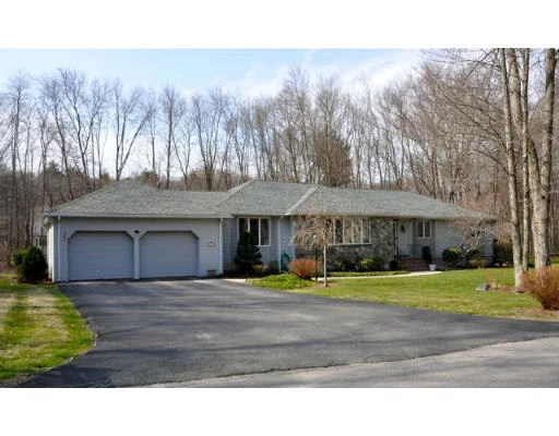 Unit for sale at 16 Standish Dr, Canton, MA 02021
