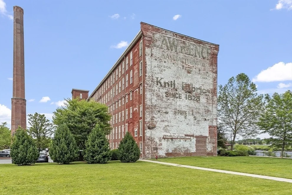 Unit for sale at 52 Lawrence Dr, Lowell, MA 01854