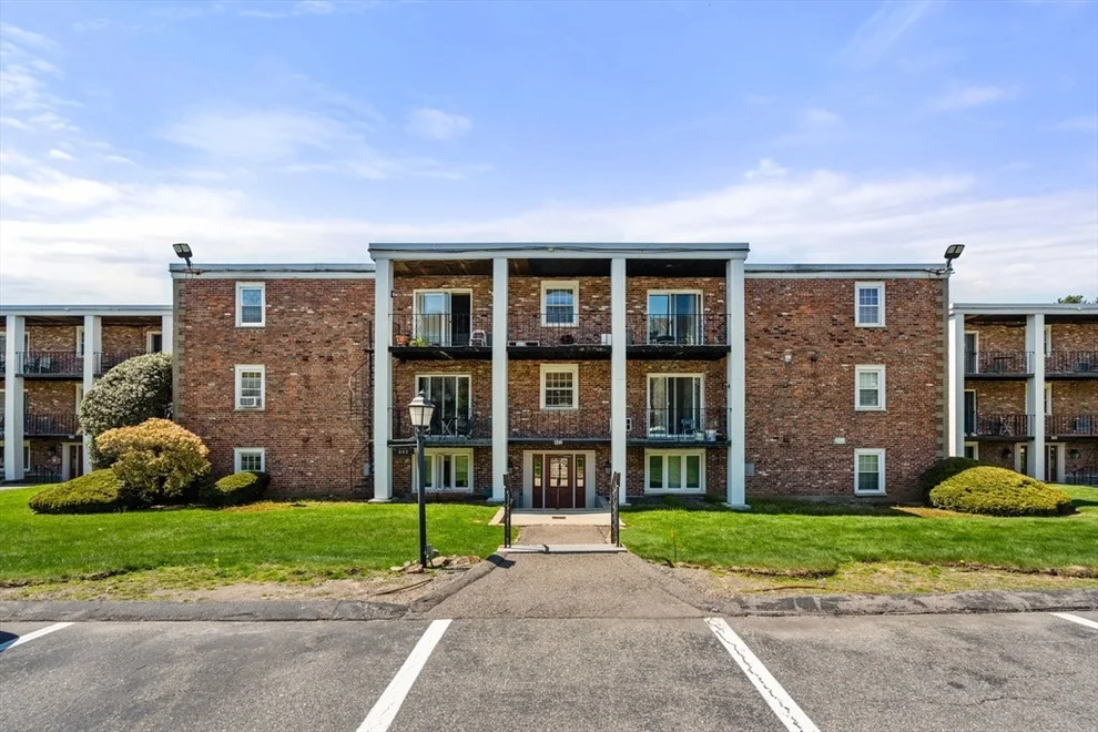 Unit for sale at 802 Willard St, Quincy, MA 02169