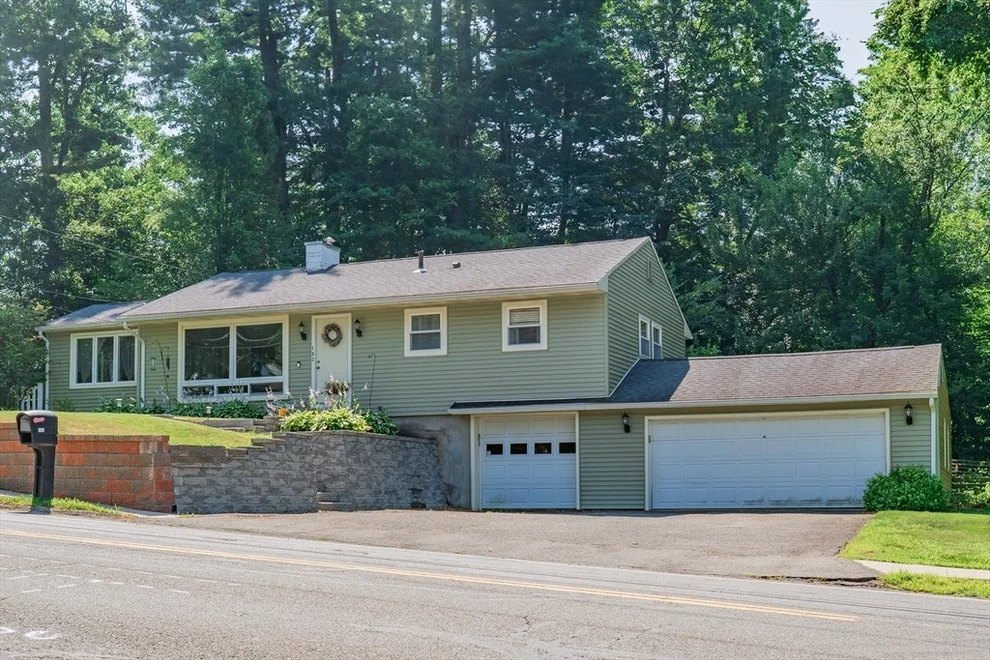 Unit for sale at 103 Pleasant St, East Longmeadow, MA 01028