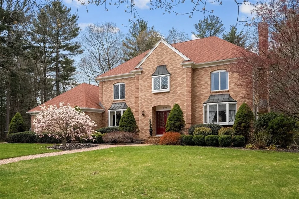 Unit for sale at 231 Manns Dr, Hanover, MA 02339